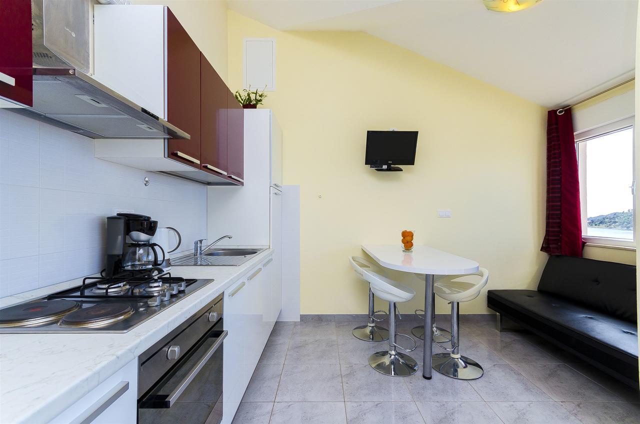 Apartments Smilje Rogoznica  Buitenkant foto