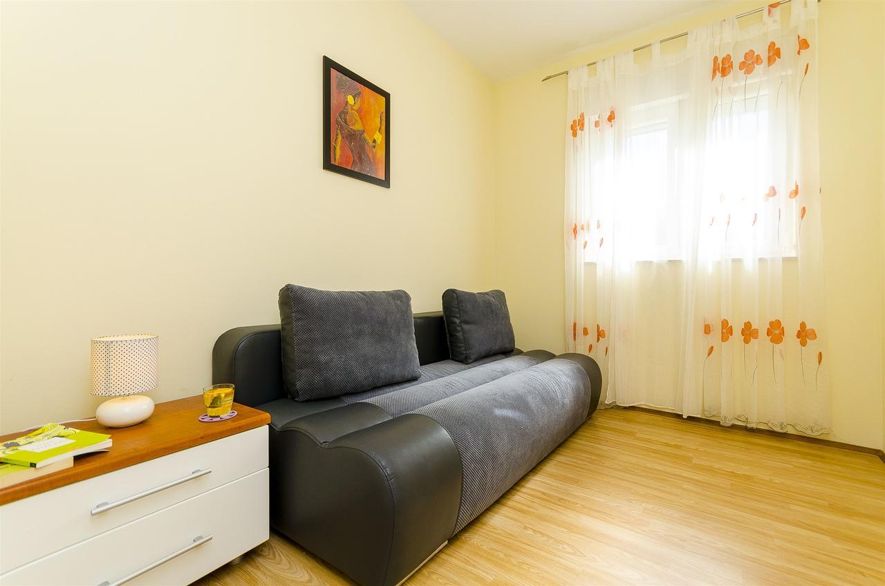 Apartments Smilje Rogoznica  Buitenkant foto